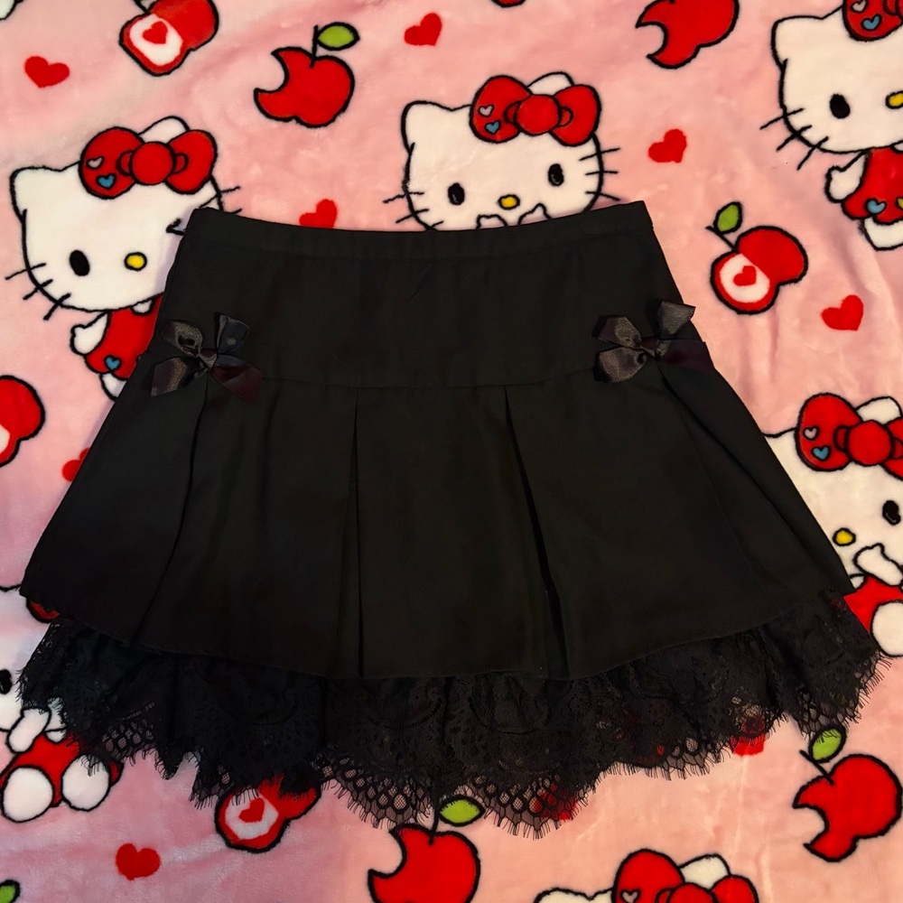 Hot Topic Lace Pleated Skirt with Bows Size M